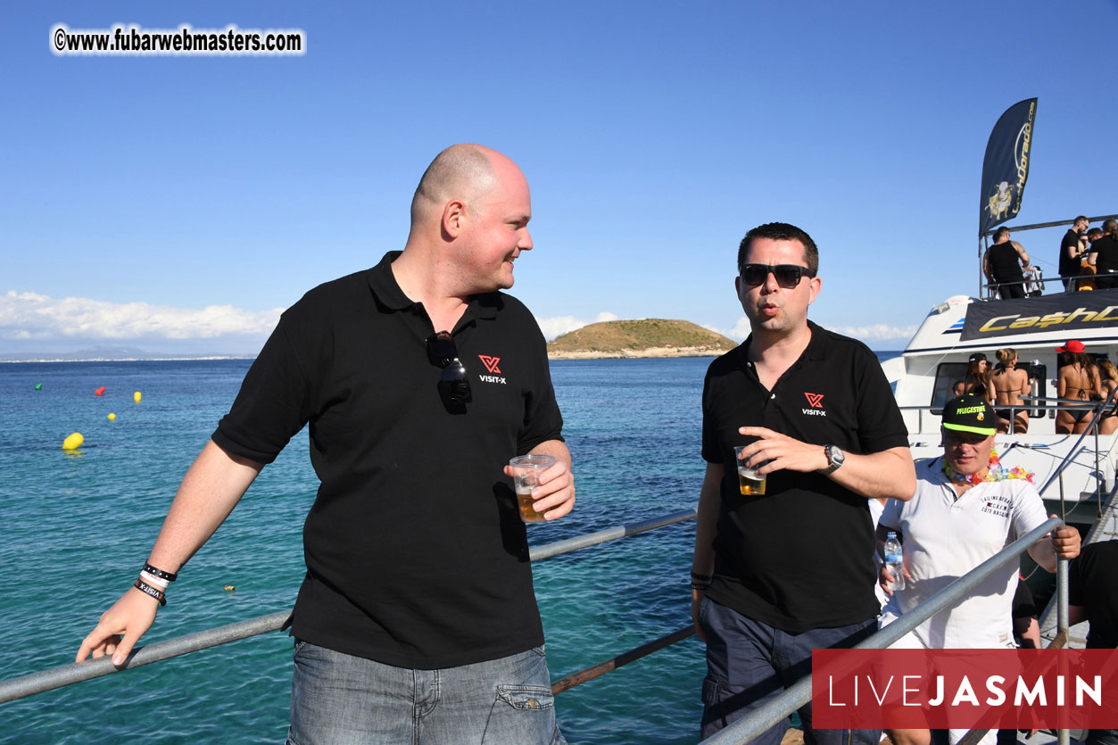 Boat Trip with Cool Drinks & Hot Girls