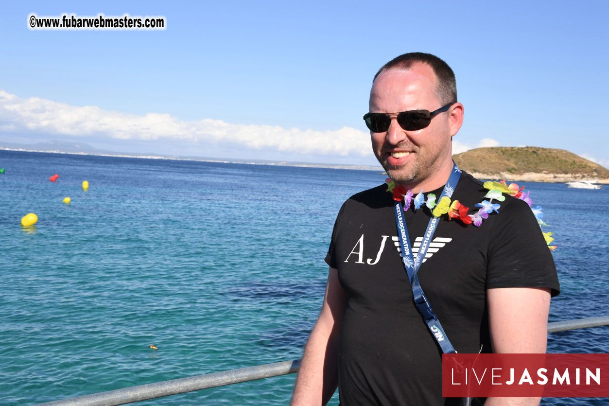 Boat Trip with Cool Drinks & Hot Girls