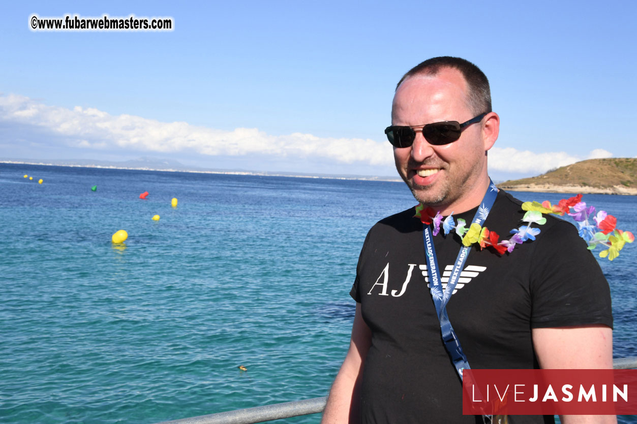 Boat Trip with Cool Drinks & Hot Girls