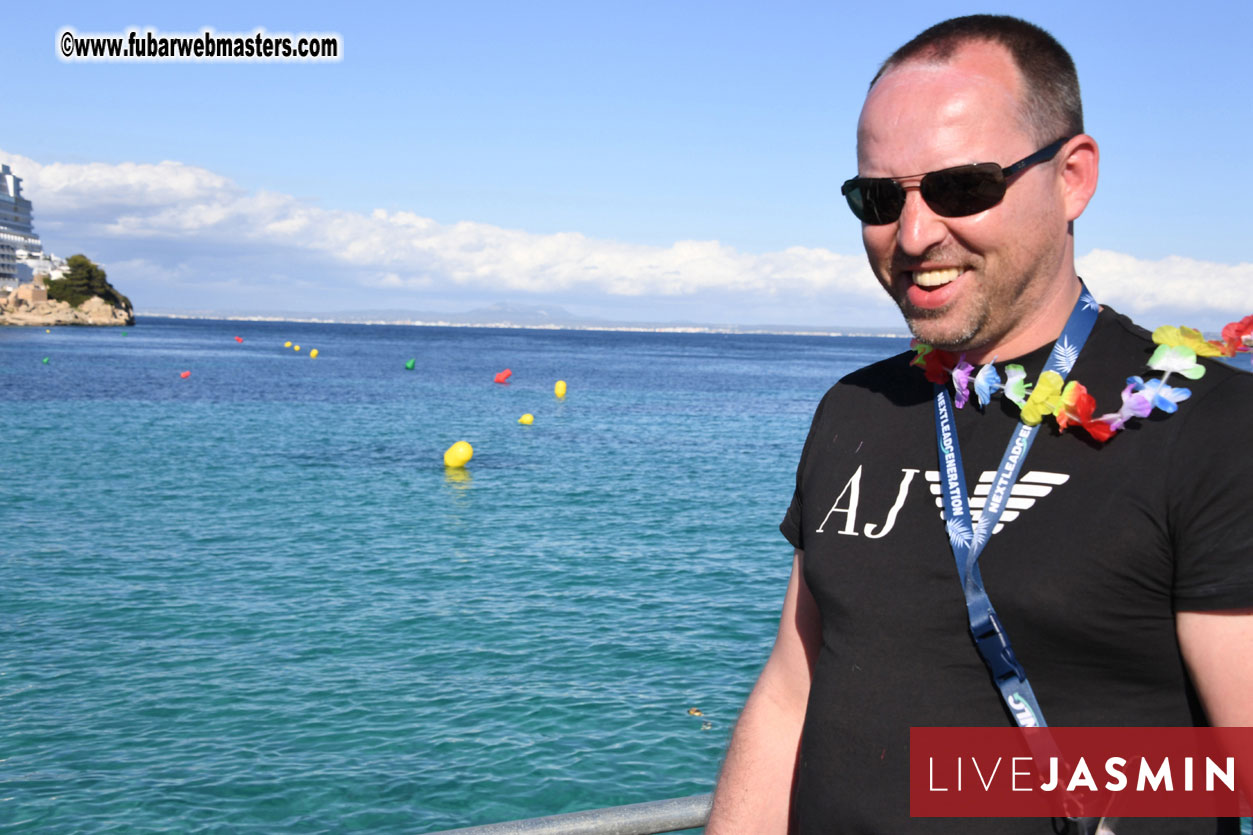 Boat Trip with Cool Drinks & Hot Girls