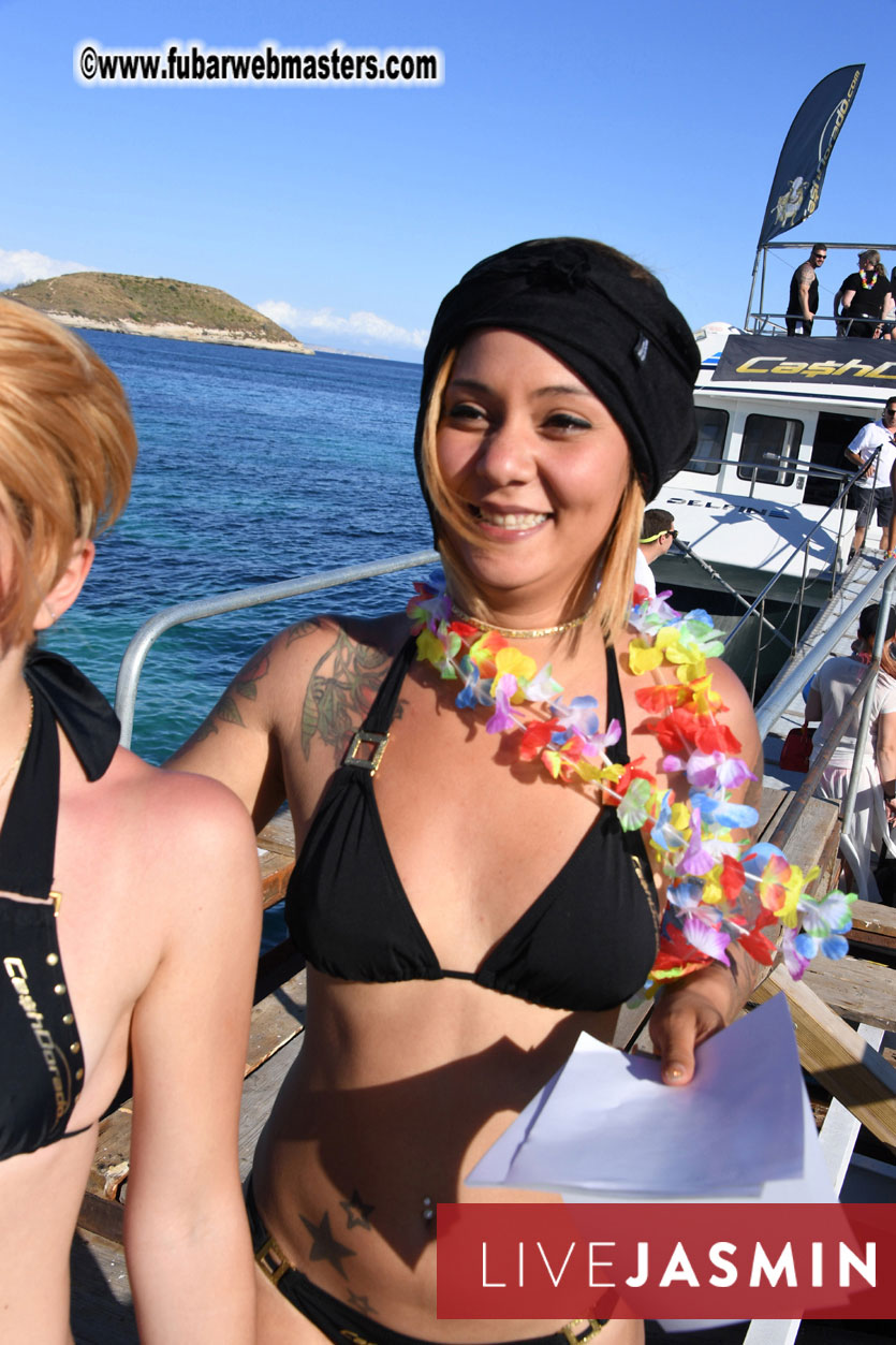 Boat Trip with Cool Drinks & Hot Girls