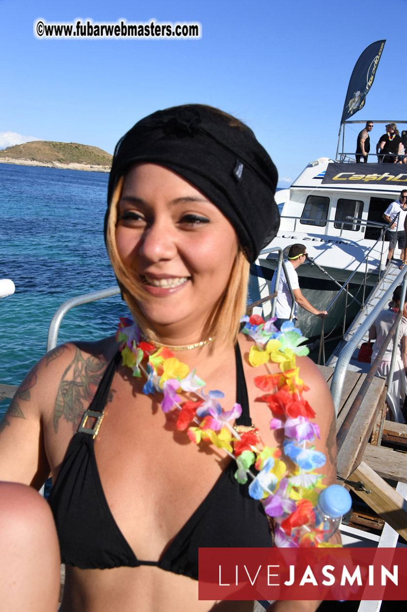 Boat Trip with Cool Drinks & Hot Girls