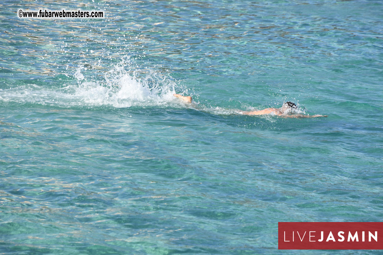 Boat Trip with Cool Drinks & Hot Girls