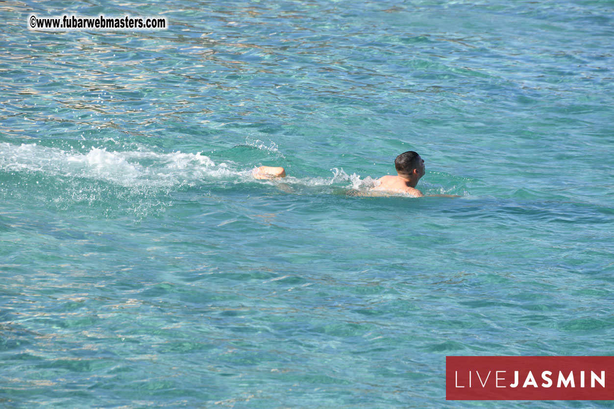 Boat Trip with Cool Drinks & Hot Girls