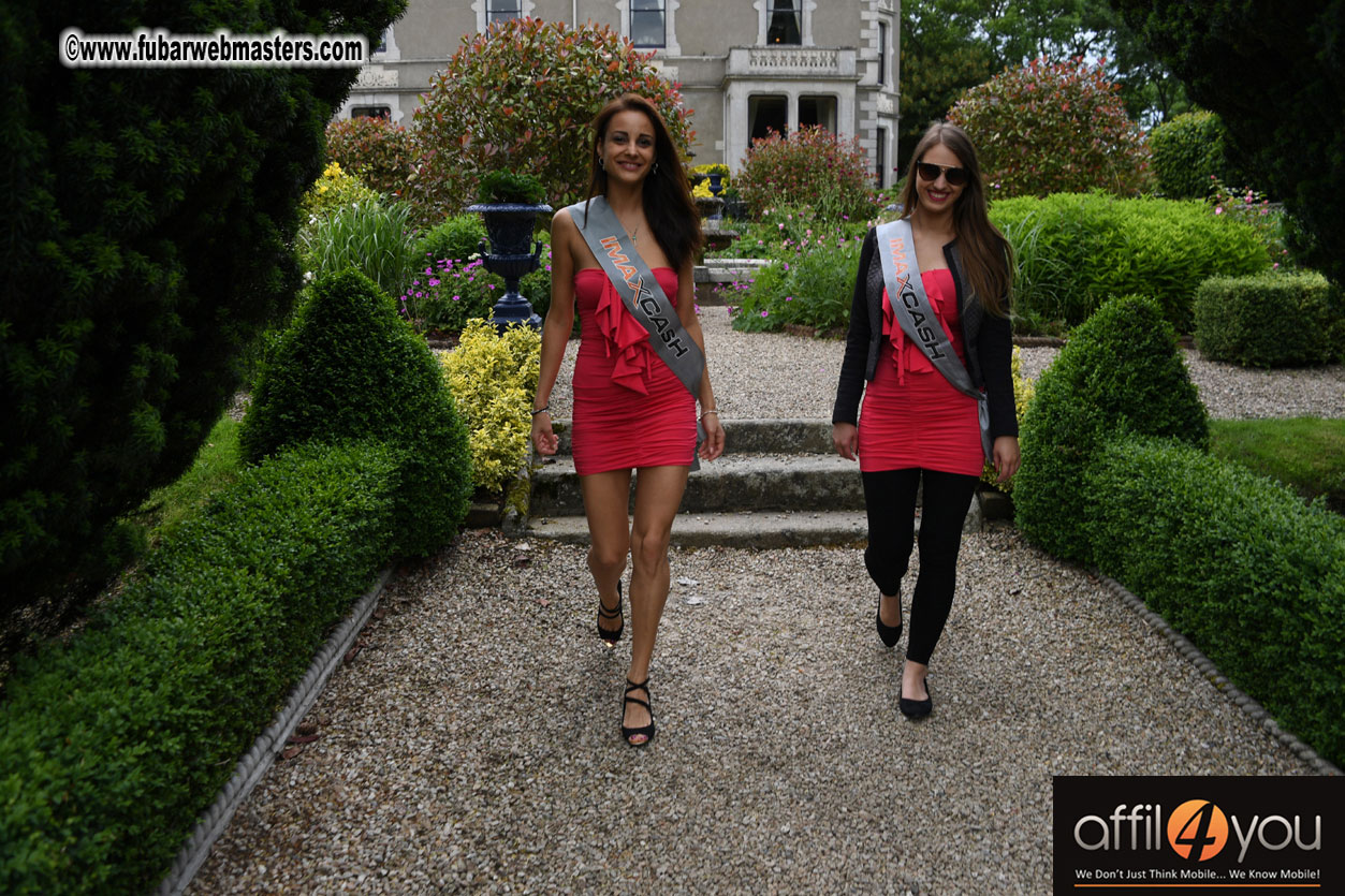 MaxCash Girls Photo Shoot