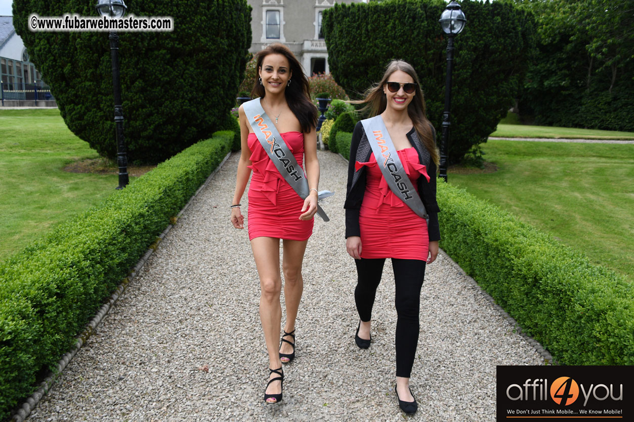 MaxCash Girls Photo Shoot