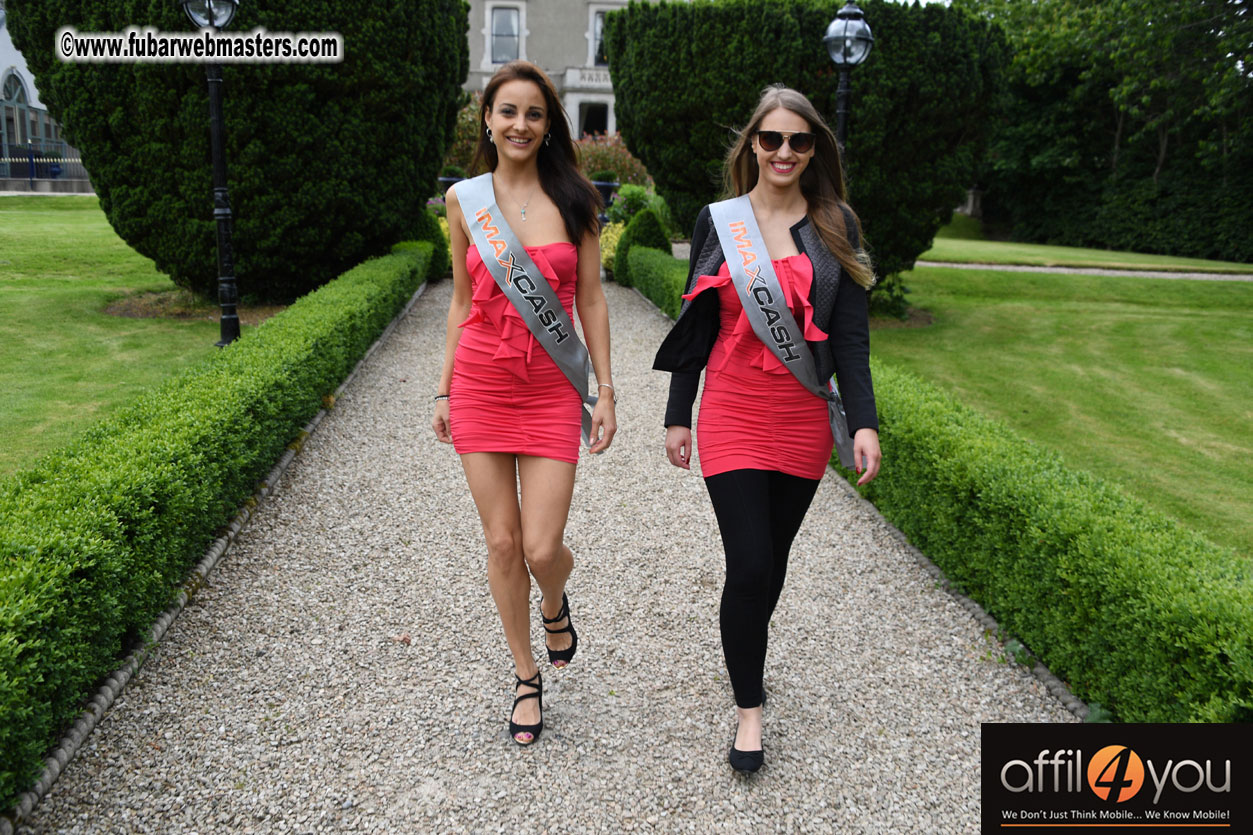 MaxCash Girls Photo Shoot