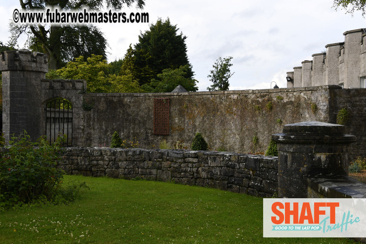 Arrivals and Pre-Show Cocktails