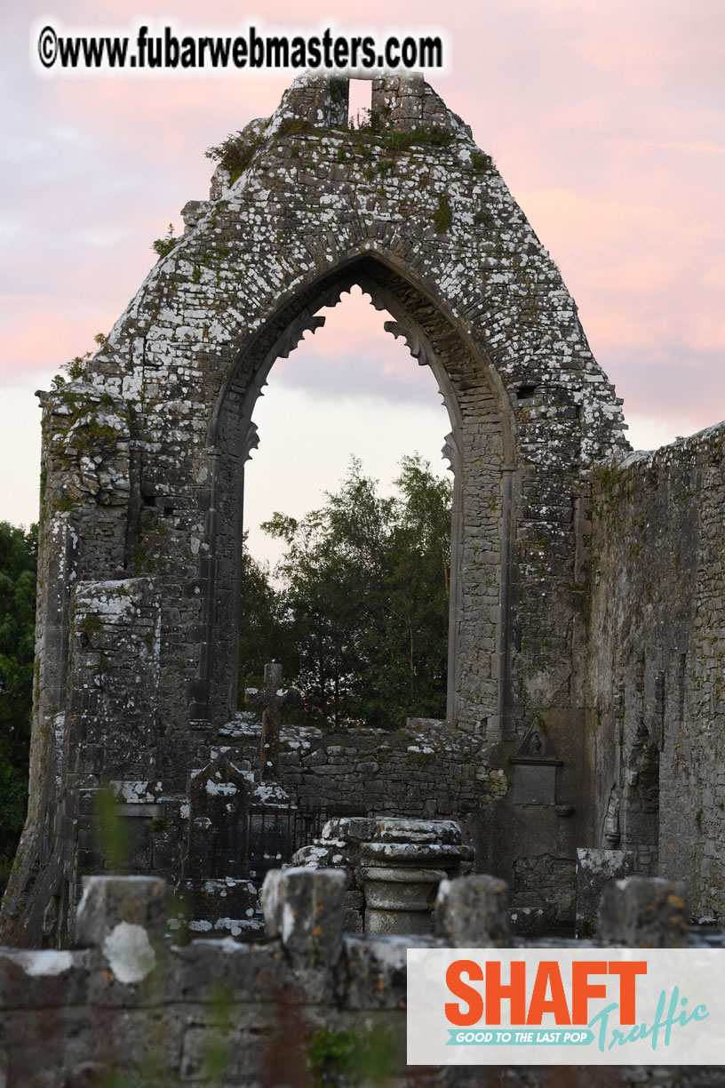Arrivals and Pre-Show Cocktails
