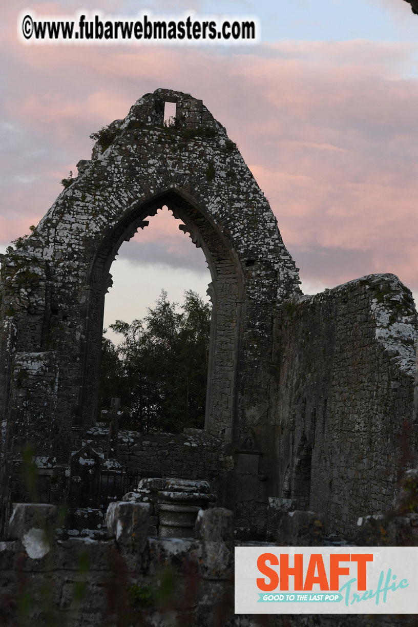 Arrivals and Pre-Show Cocktails