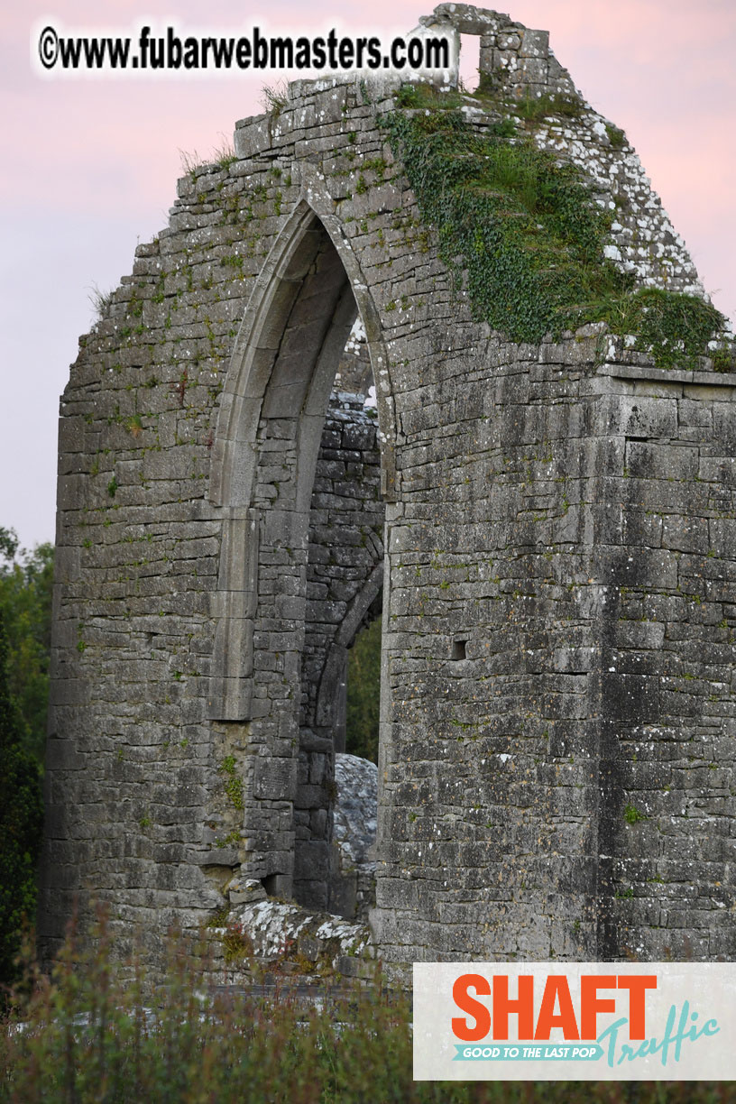 Arrivals and Pre-Show Cocktails