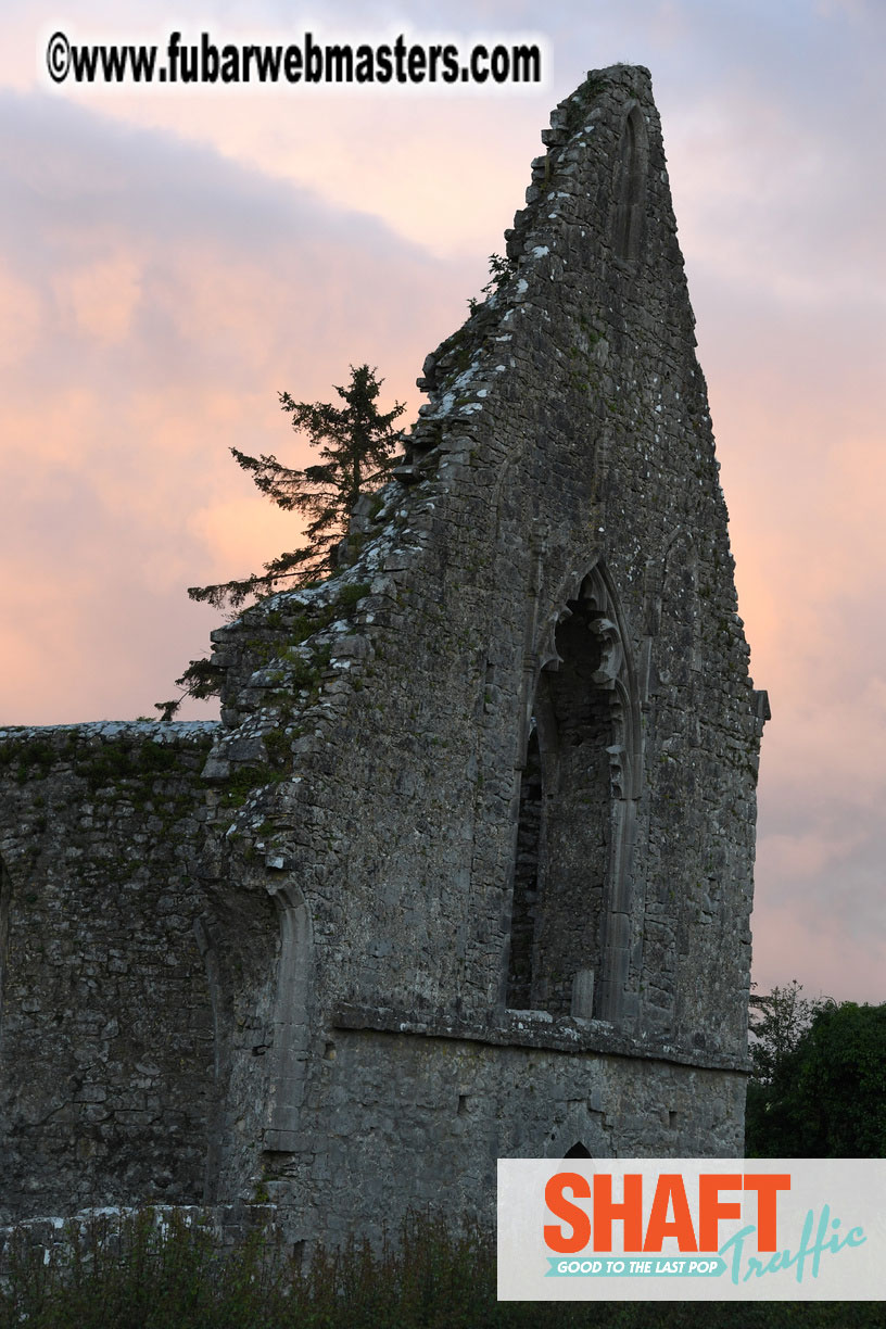 Arrivals and Pre-Show Cocktails