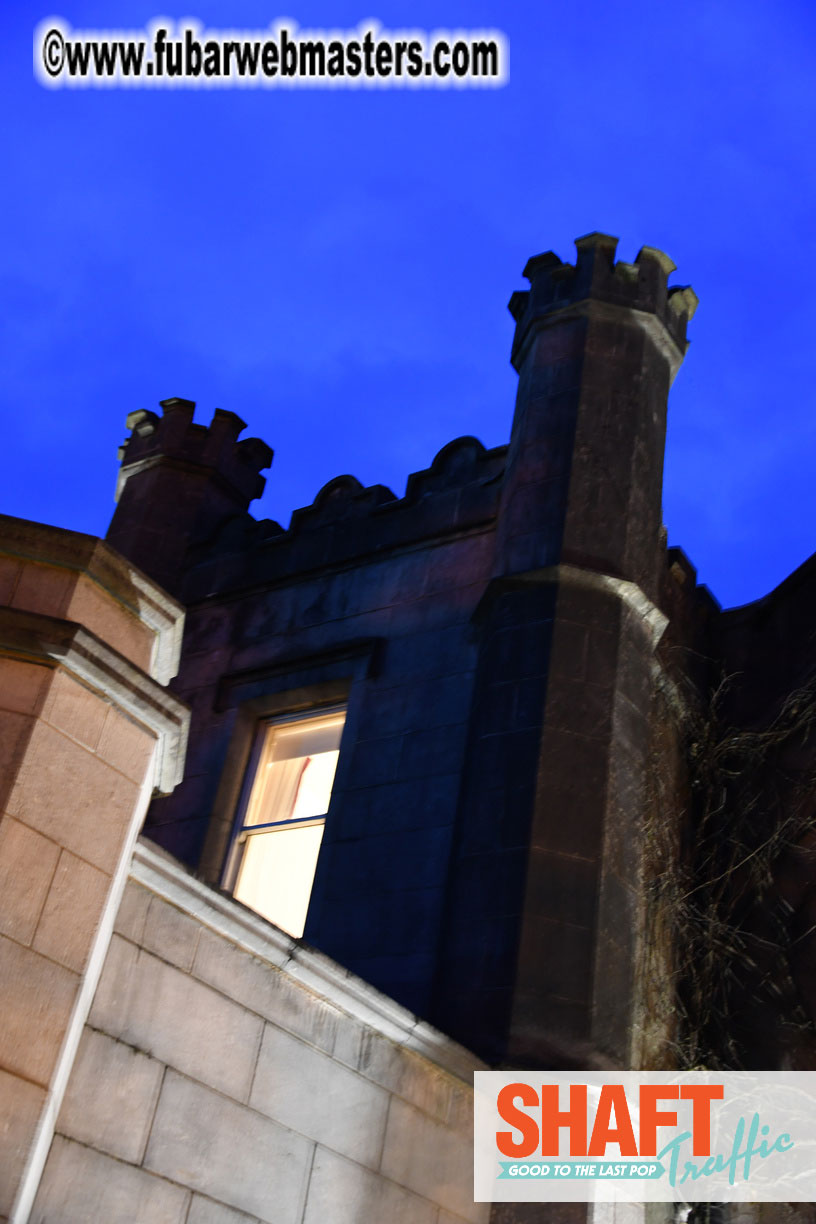 Arrivals and Pre-Show Cocktails