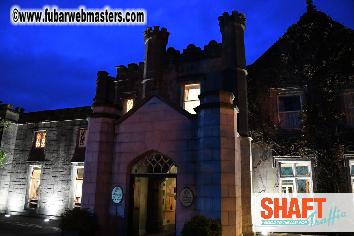 Arrivals and Pre-Show Cocktails