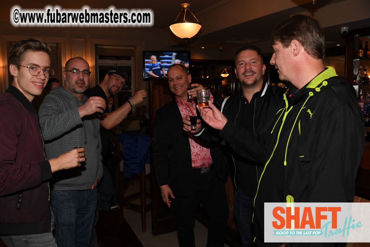 Arrivals and Pre-Show Cocktails