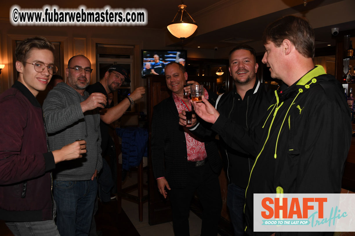 Arrivals and Pre-Show Cocktails