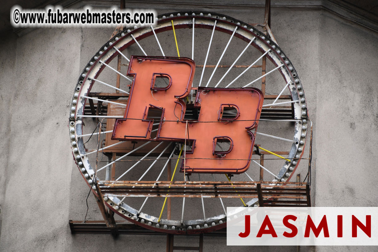 City Tour & Lunch @ Robinsons