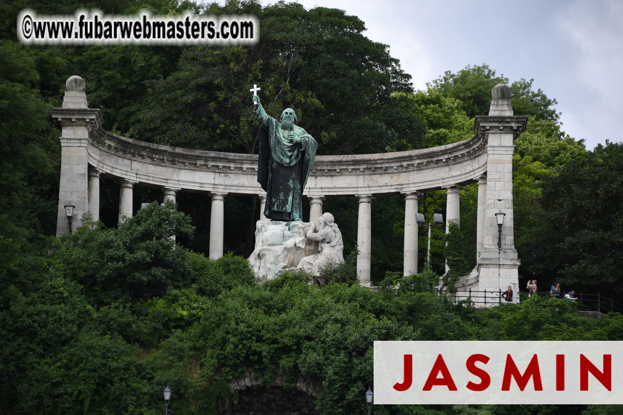 City Tour & Lunch @ Robinsons