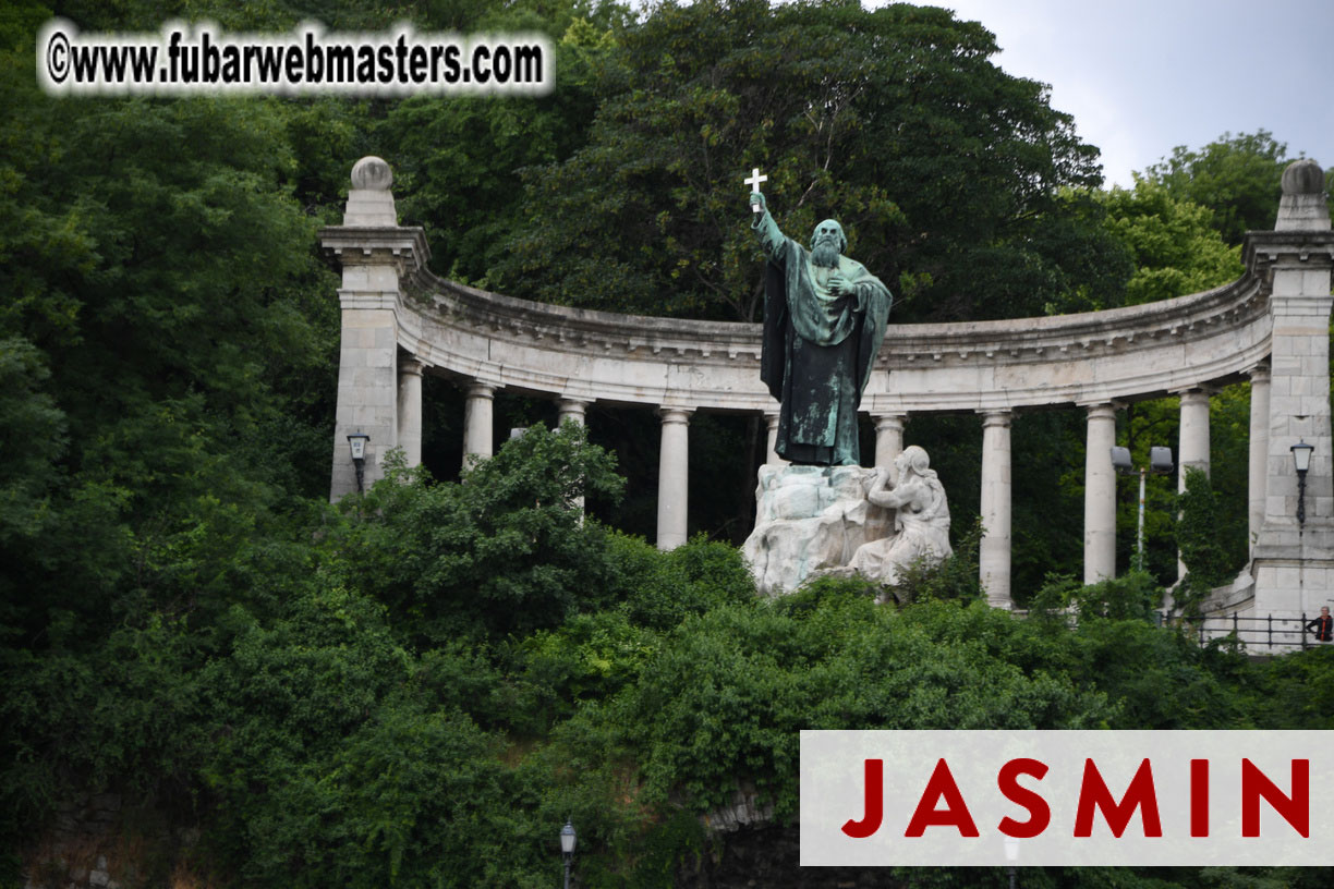 City Tour & Lunch @ Robinsons