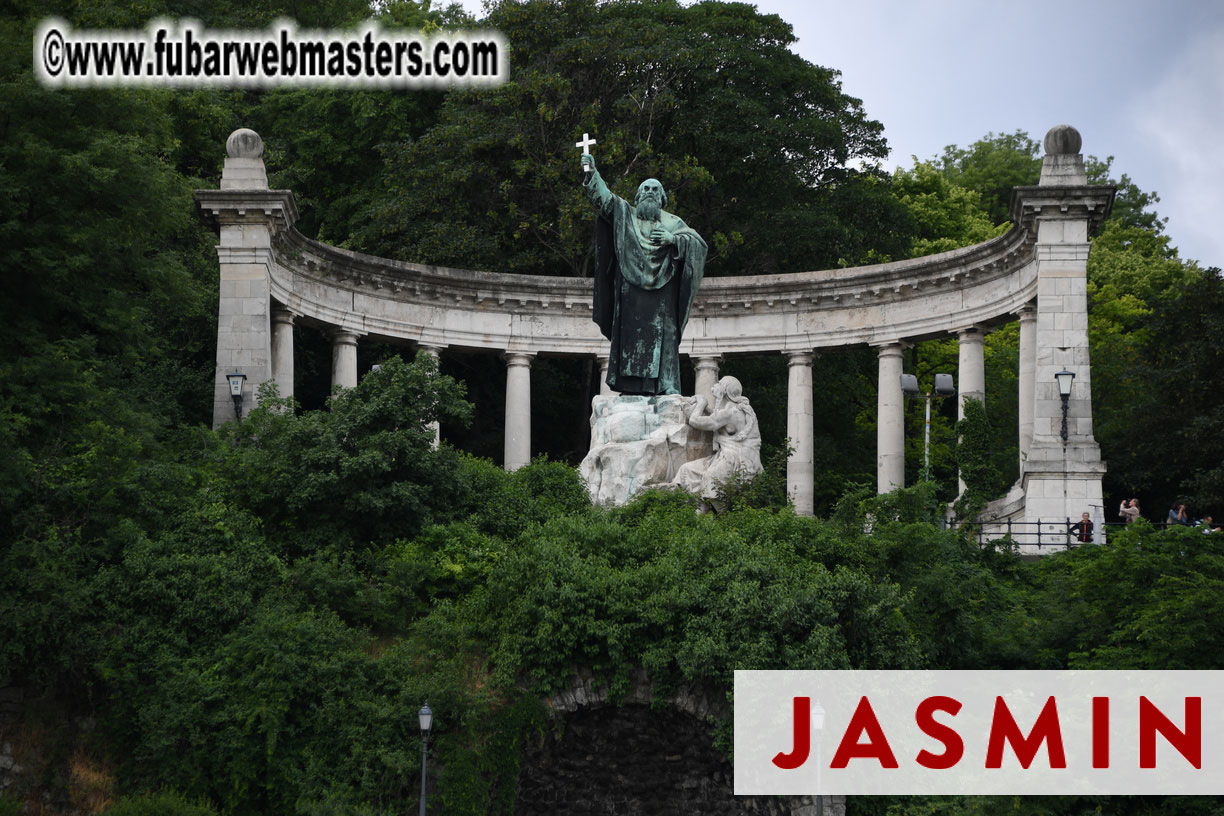 City Tour & Lunch @ Robinsons