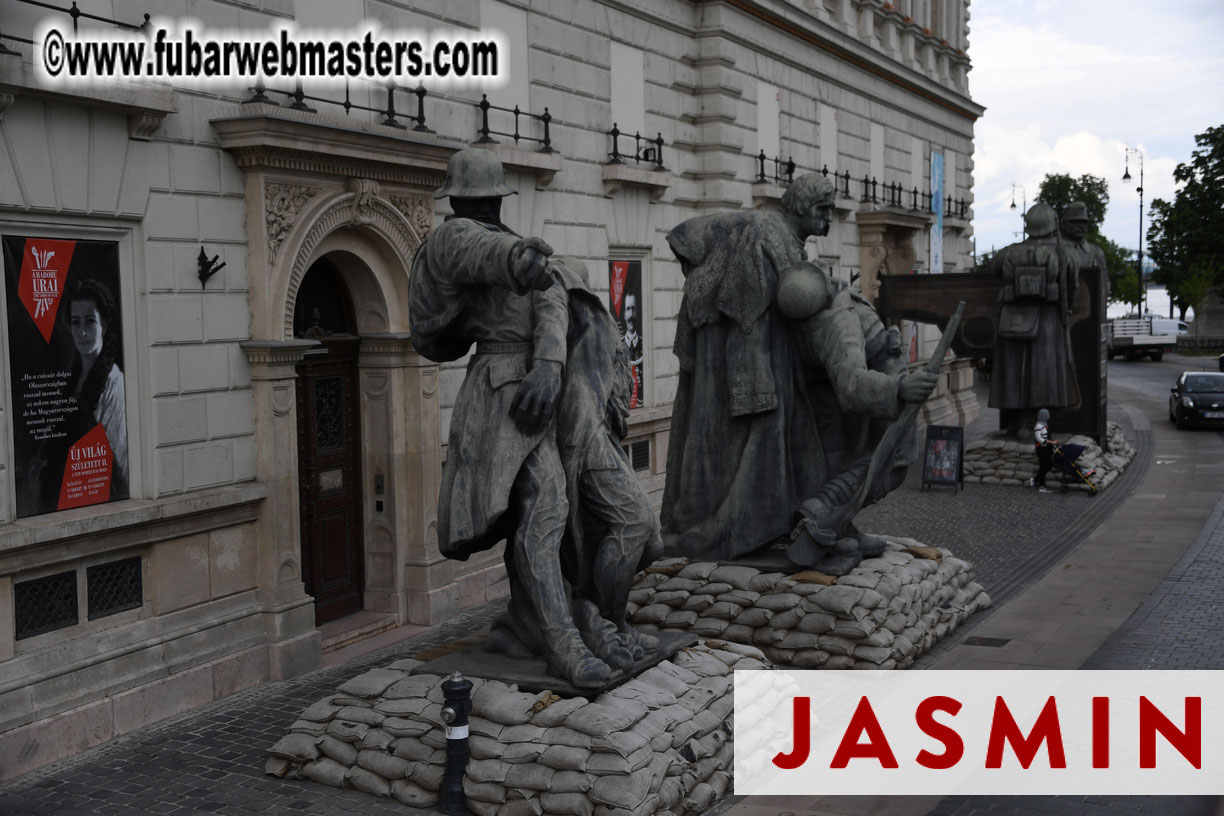 City Tour & Lunch @ Robinsons