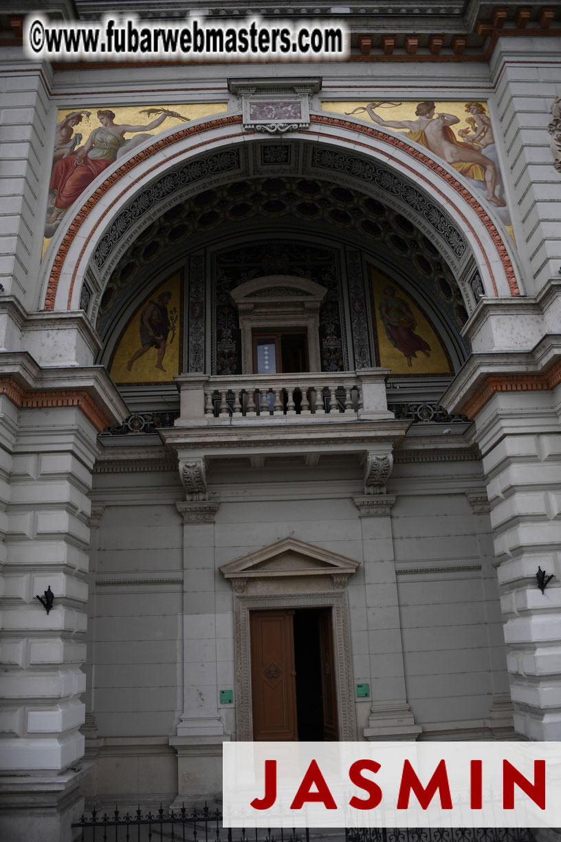 City Tour & Lunch @ Robinsons