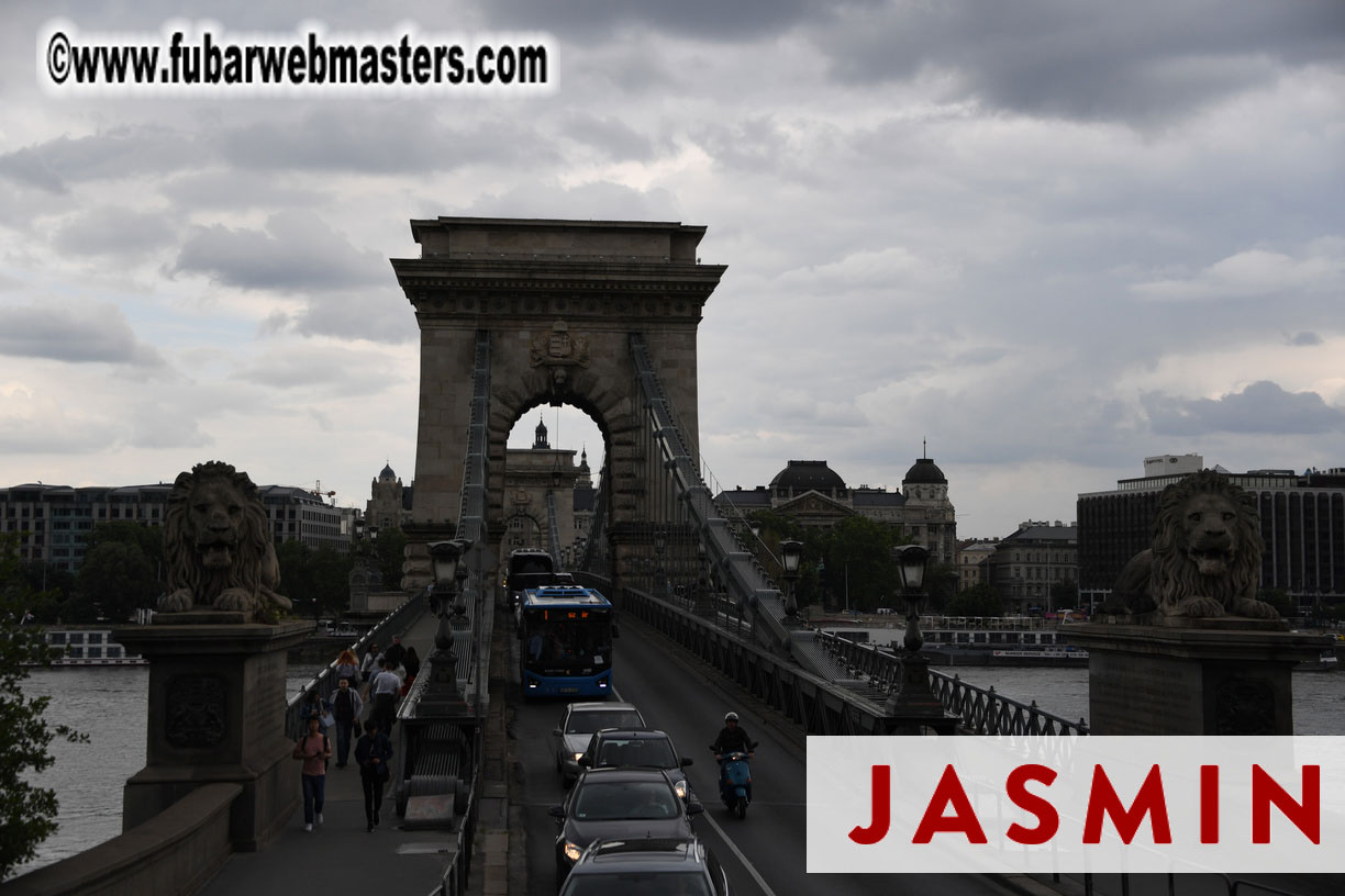 City Tour & Lunch @ Robinsons