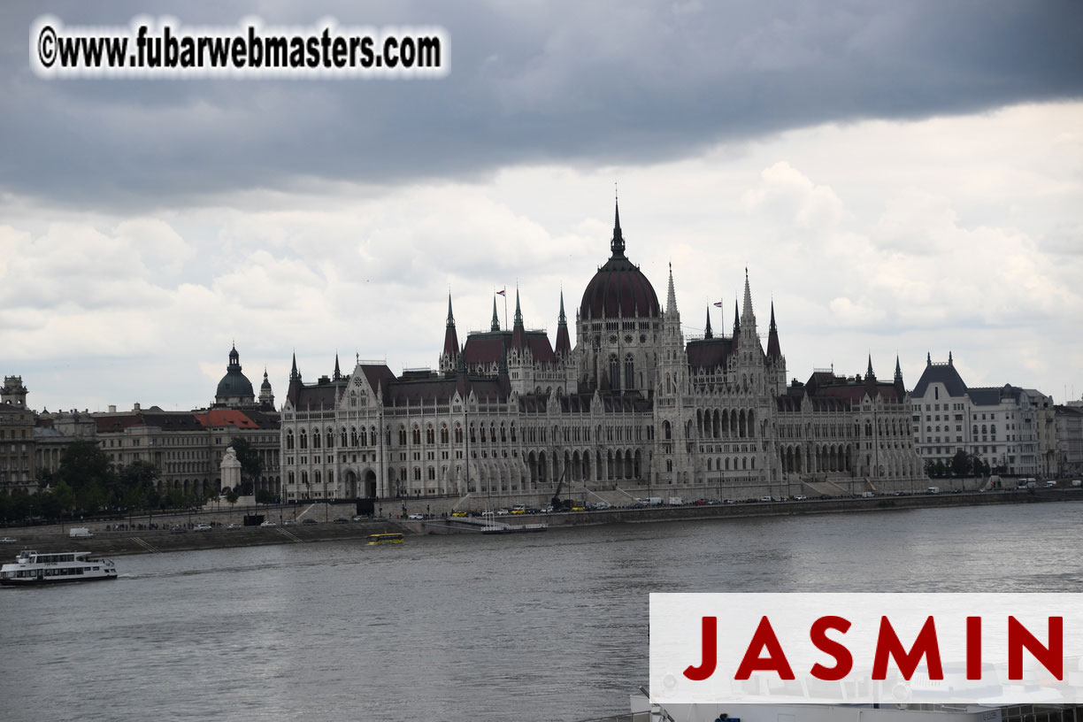 City Tour & Lunch @ Robinsons