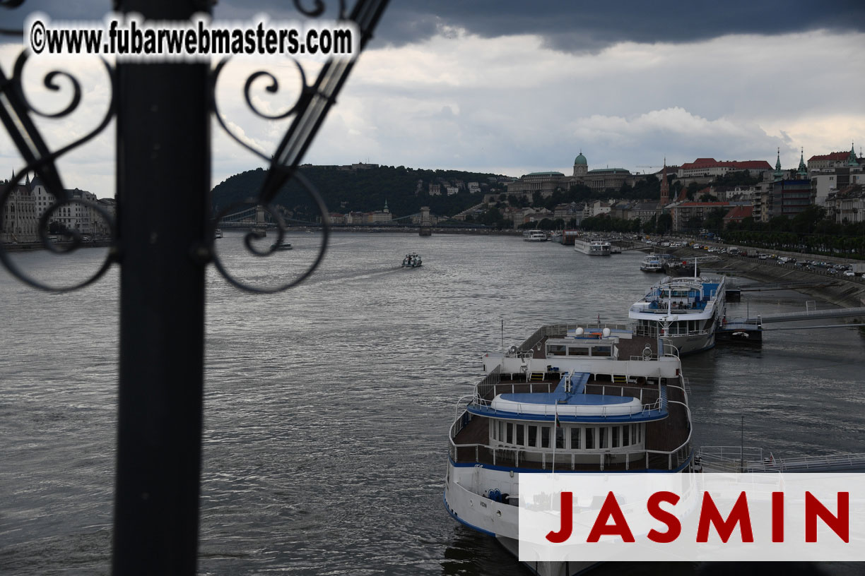 City Tour & Lunch @ Robinsons