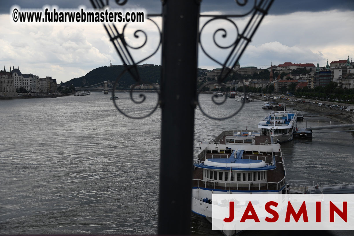 City Tour & Lunch @ Robinsons