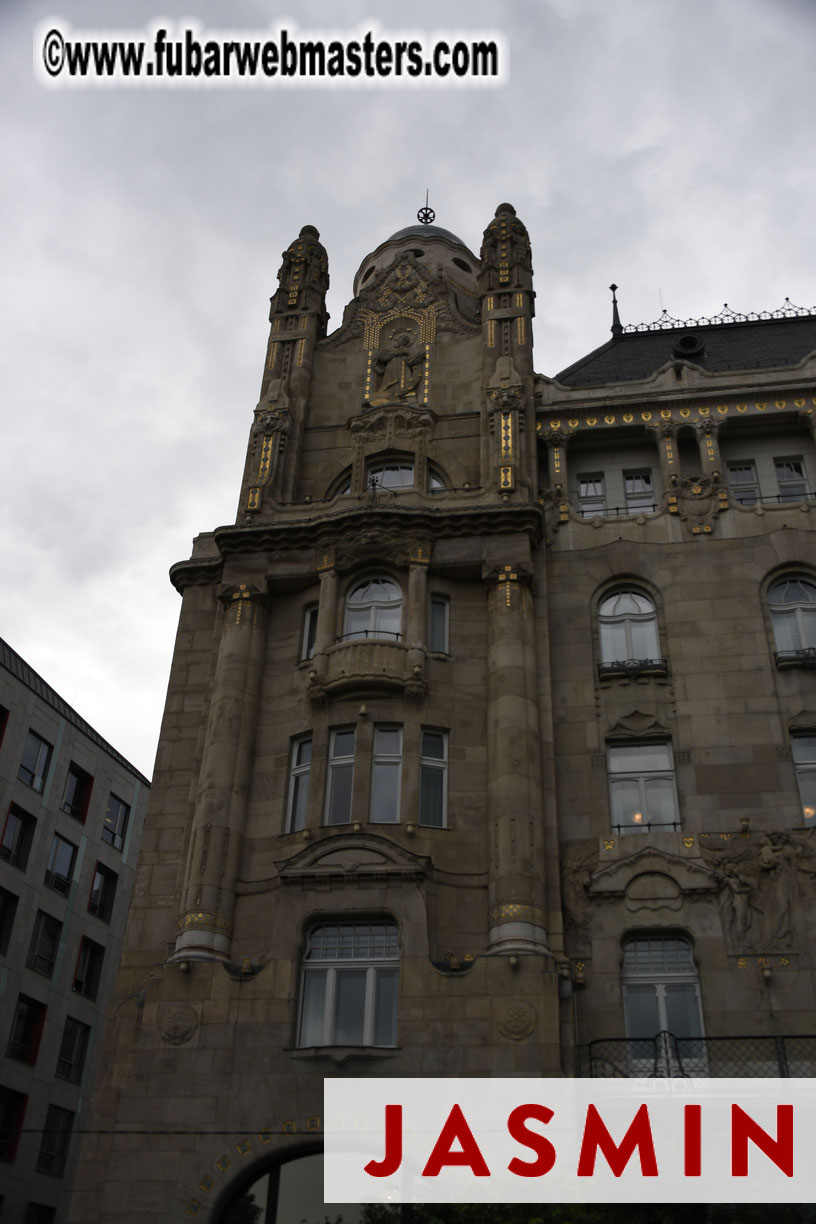 City Tour & Lunch @ Robinsons