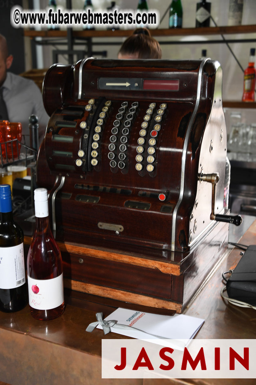 City Tour & Lunch @ Robinsons