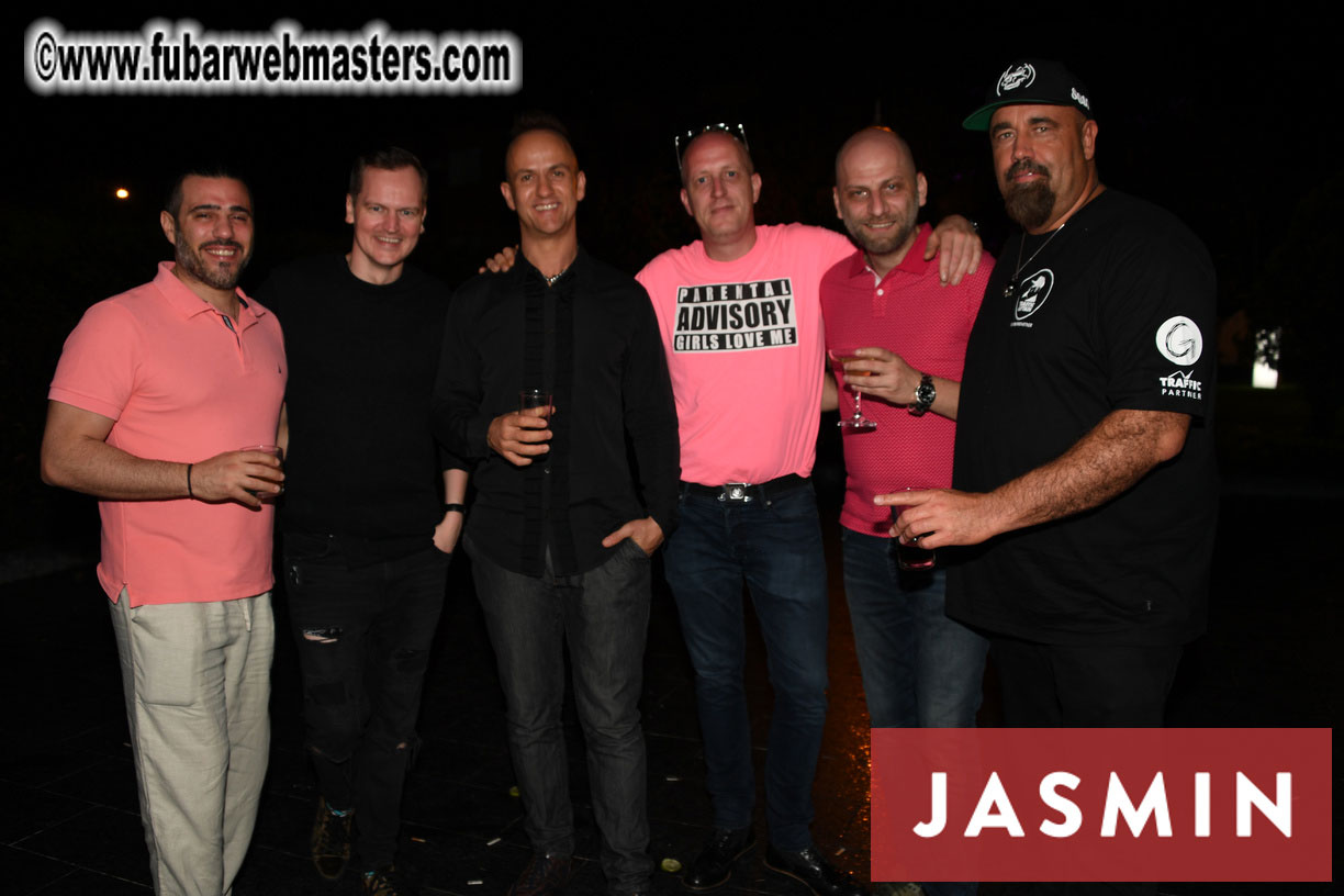 Welcome party: Pink and black party