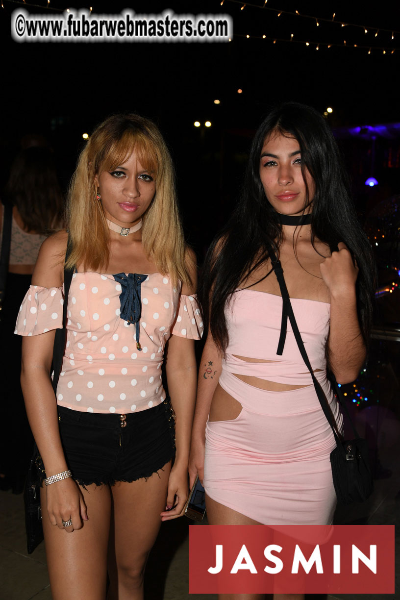 Welcome party: Pink and black party