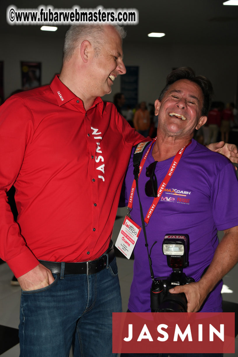 Industry meet market: the adult and webcam models