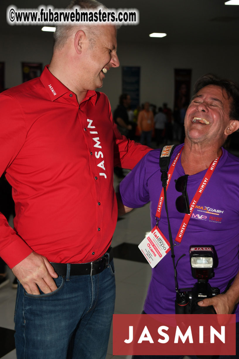 Industry meet market: the adult and webcam models