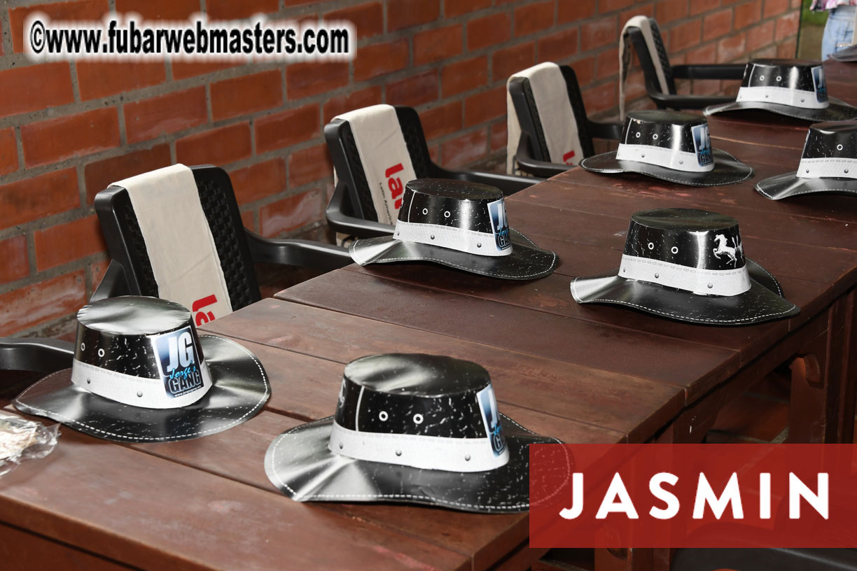 Colunbian Style Horseback Riding Tour