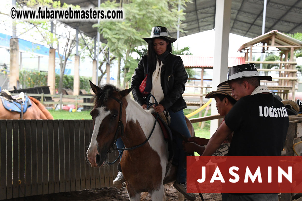 Colunbian Style Horseback Riding Tour