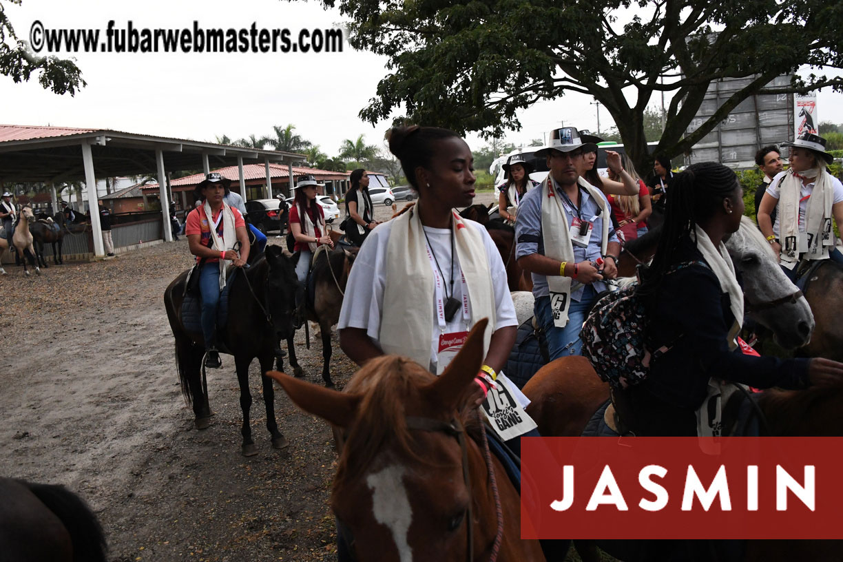 Colunbian Style Horseback Riding Tour