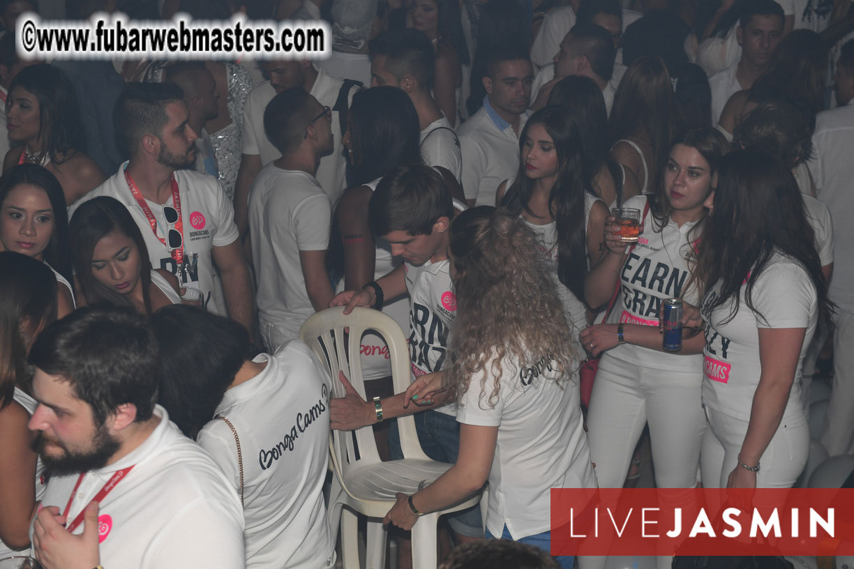 FreeWebCams White Party