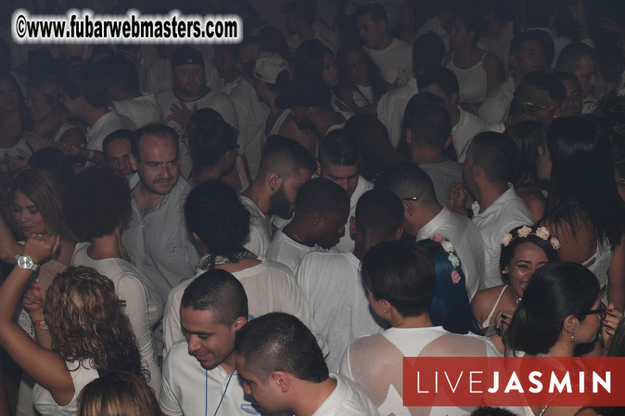 FreeWebCams White Party