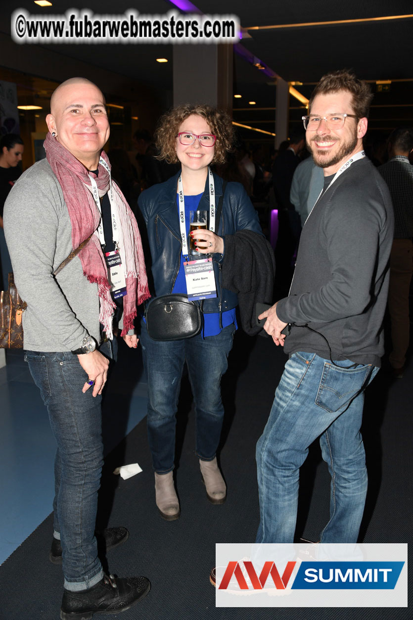 Stripcash Happy Hours