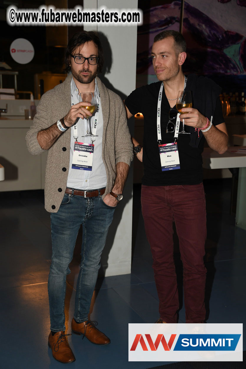 Stripcash Happy Hours