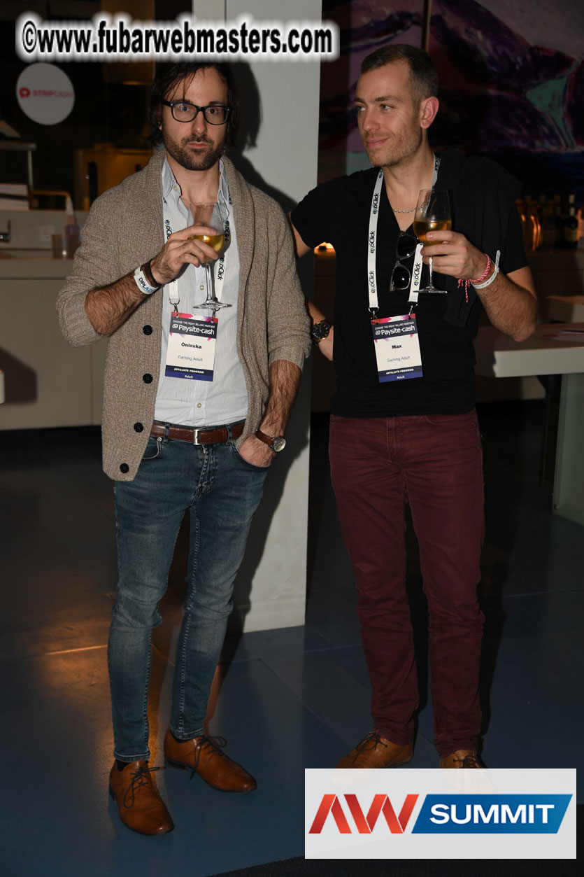 Stripcash Happy Hours