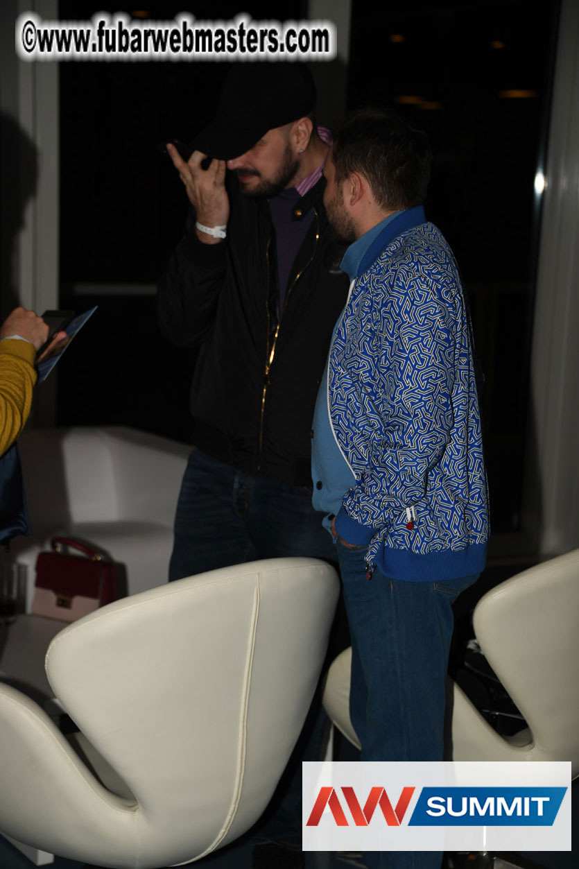 Stripcash Happy Hours