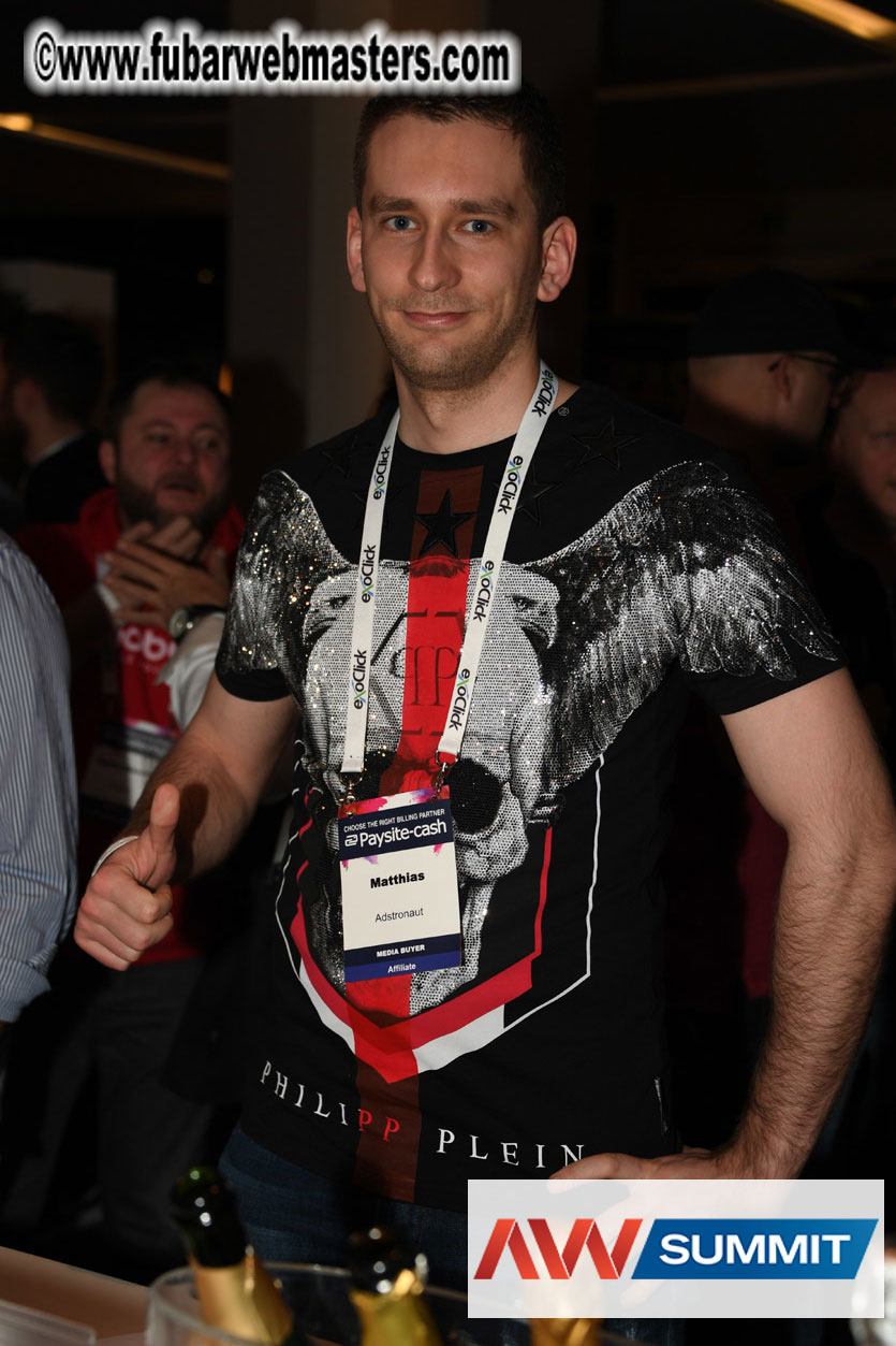 Stripcash Happy Hours