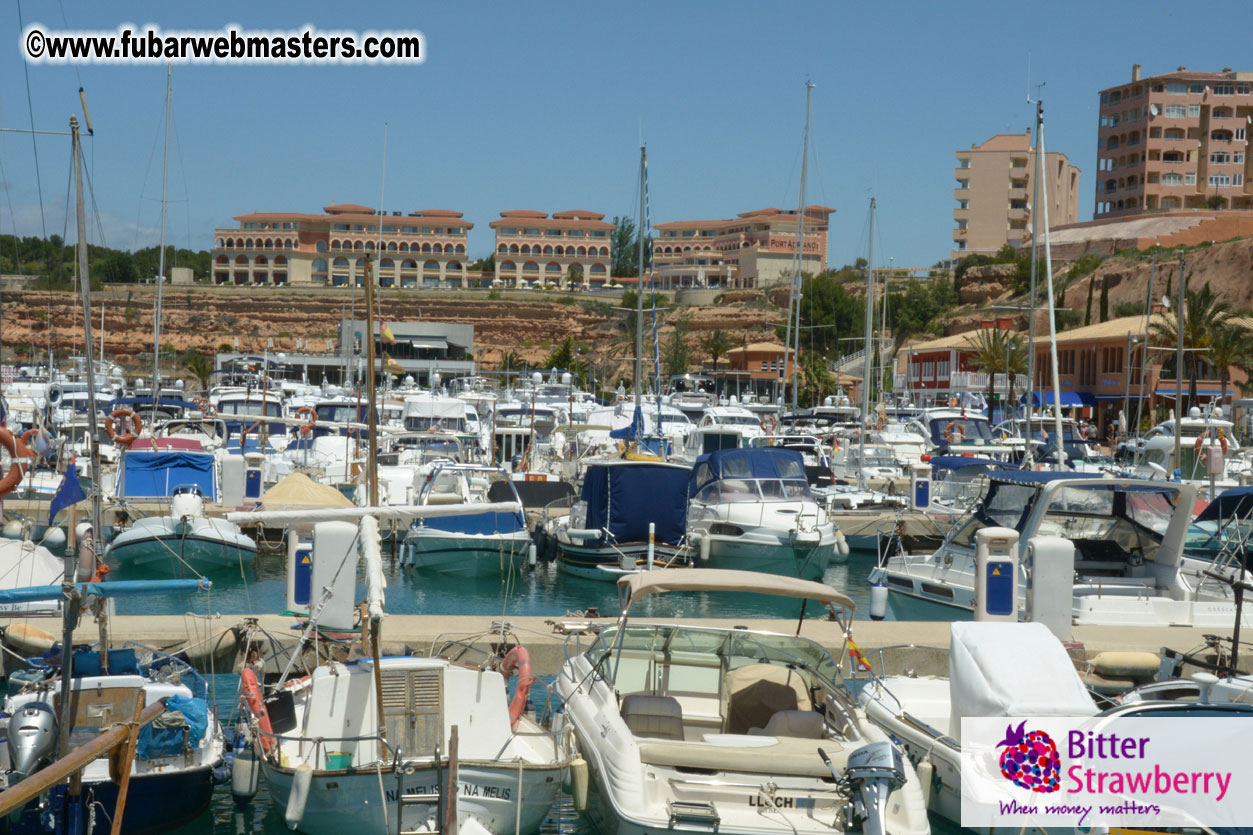 Boat trip with cool drinks & hot girls