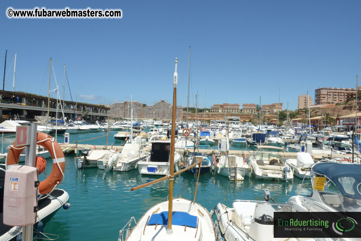 Boat trip with cool drinks & hot girls