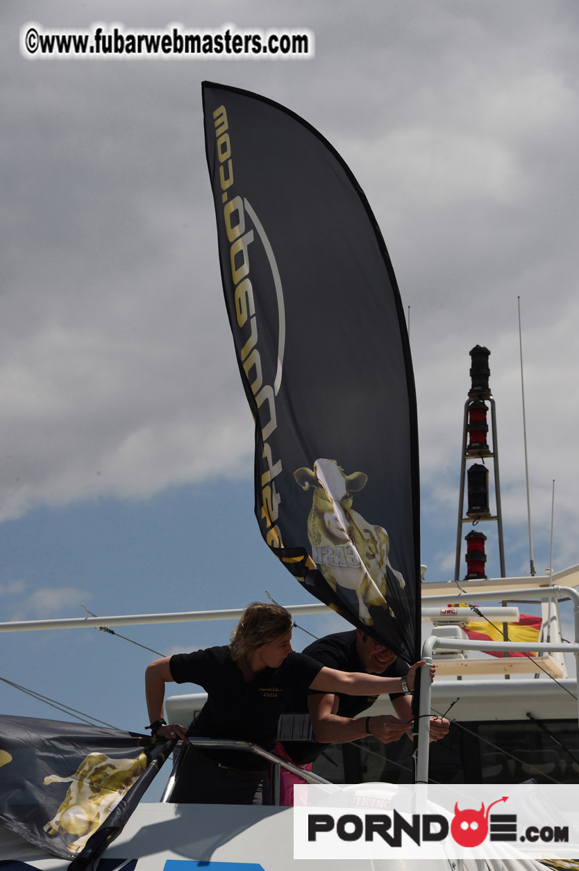 Boat trip with cool drinks & hot girls