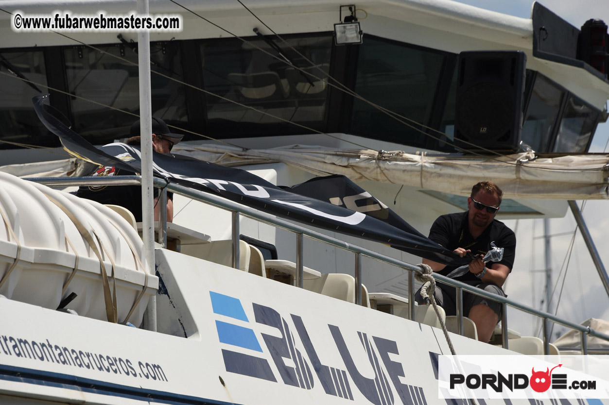 Boat trip with cool drinks & hot girls